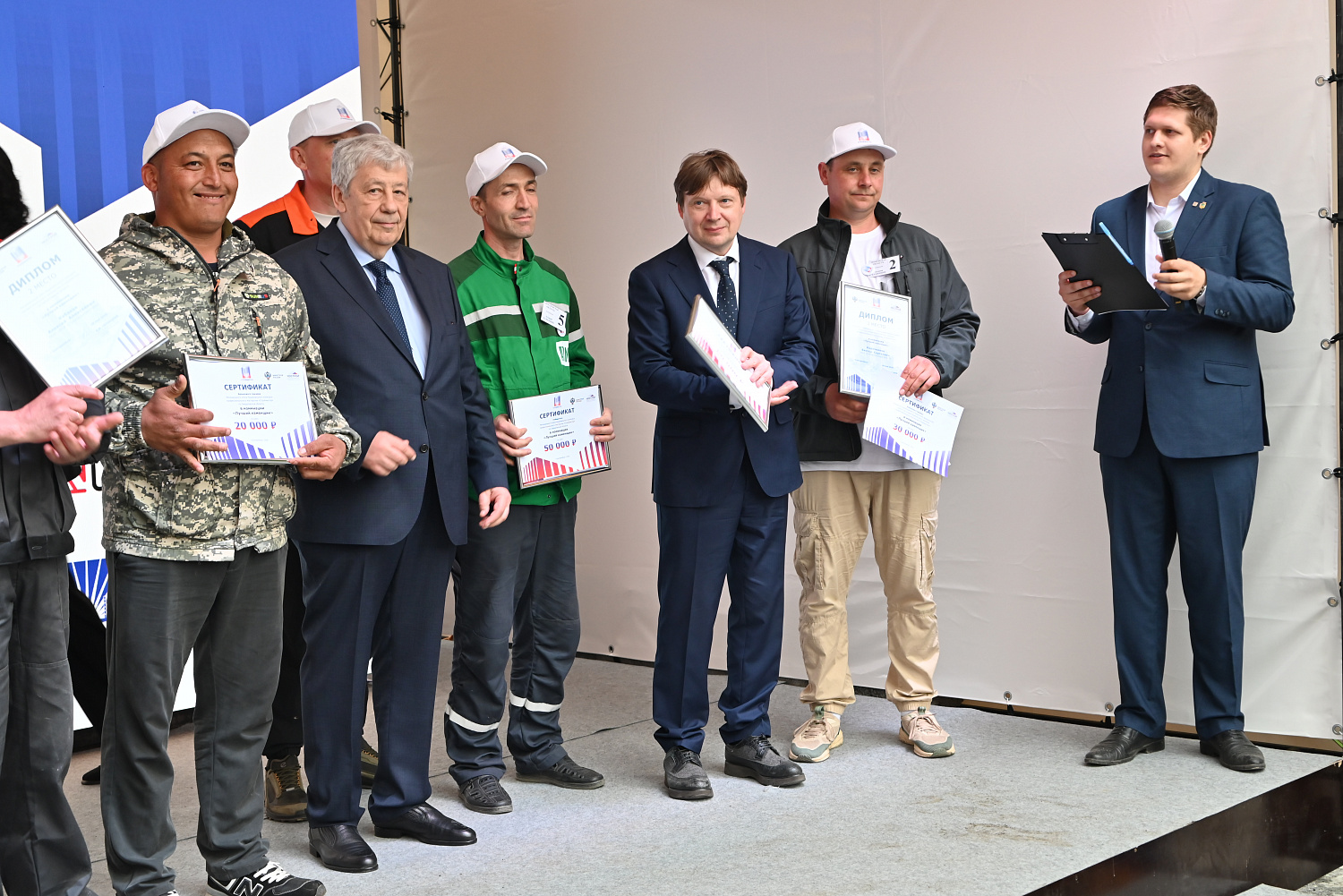 В Екатеринбурге определили лучших в Свердловской области и УФО каменщиков, штукатуров, сварщиков и монтажников каркасно-обшивных конструкций